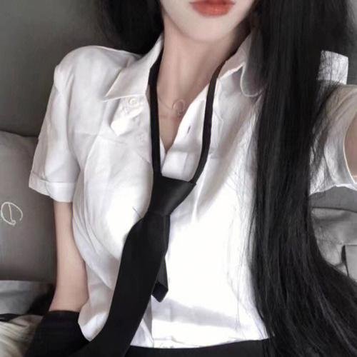 艳妻扮婢记